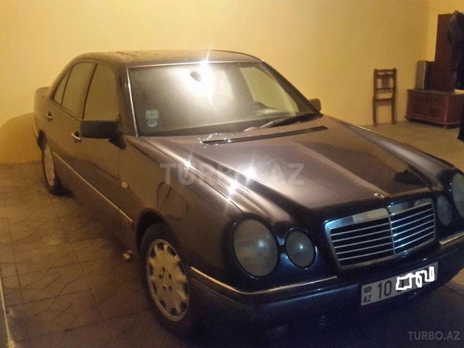 Mercedes E 200 1996, 220,000 km - 2.0 l - Bakı