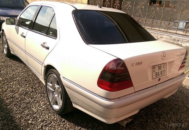 Mercedes C 230 2000, 220,000 km - 2.3 l - Bakı
