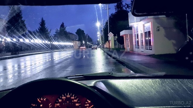 Mercedes E 200 1990, 320,700 km - 2.0 l - Qusar