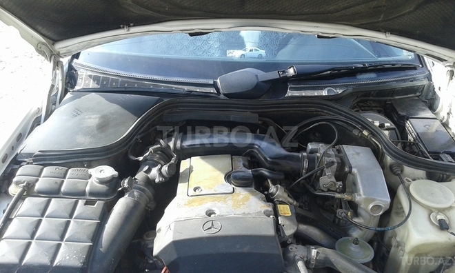 Mercedes C 220 1995, 326,600 km - 2.2 l - Yevlax