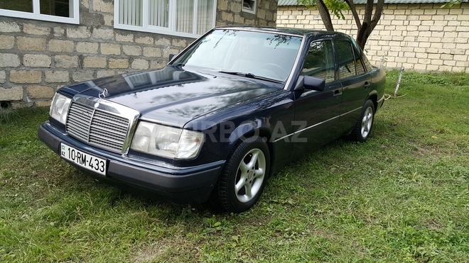 Mercedes E 200 1990, 320,700 km - 2.0 l - Qusar