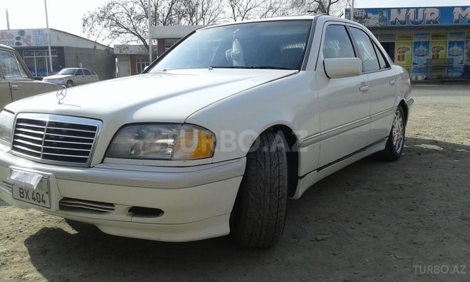 Mercedes C 220 1995, 326,600 km - 2.2 l - Yevlax