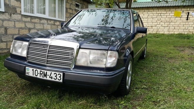 Mercedes E 200 1990, 320,700 km - 2.0 l - Qusar