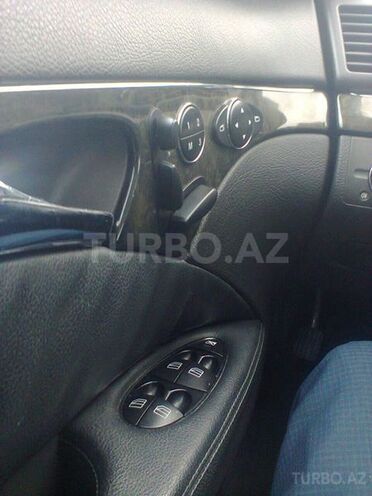 Mercedes E 240 2002, 195,000 km - 2.4 l - Bakı