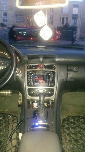 Mercedes C 220 2003, 270,000 km - 2.2 л - Bakı