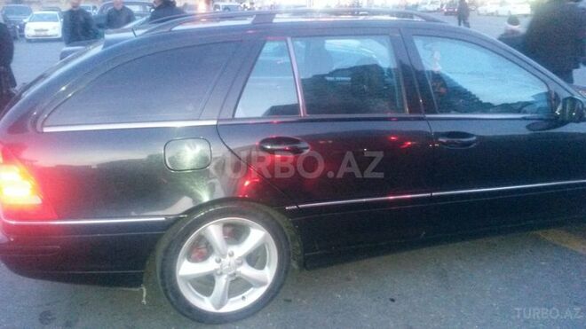 Mercedes C 220 2003, 270,000 km - 2.2 л - Bakı