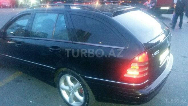 Mercedes C 220 2003, 270,000 km - 2.2 л - Bakı