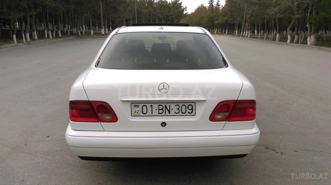 Mercedes E 220 1998, 238,600 km - 2.2 l - Xırdalan