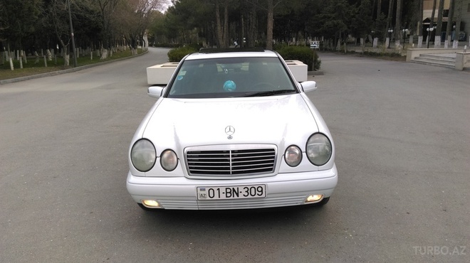Mercedes E 220 1998, 238,600 km - 2.2 l - Xırdalan