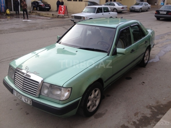 Mercedes E 240 1988, 250,000 km - 2.4 л - Bakı