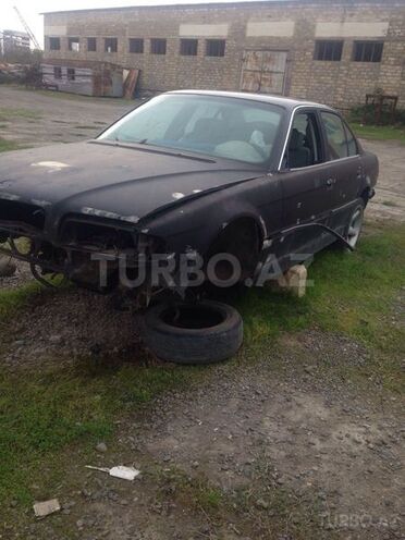 BMW 740 1998, 110,000 km - 0.3 l - Yevlax