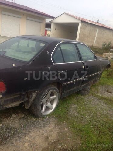 BMW 740 1998, 110,000 km - 0.3 l - Yevlax