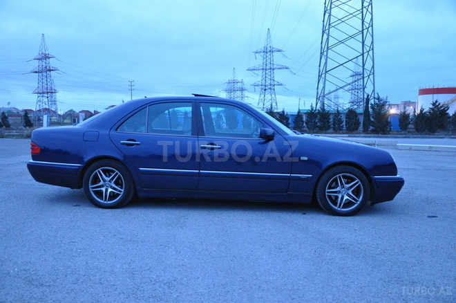 Mercedes E 280 1998, 290,000 km - 2.8 l - Bakı