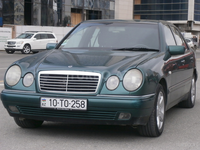 Mercedes E 230 1996, 240,000 km - 2.3 l - Bakı