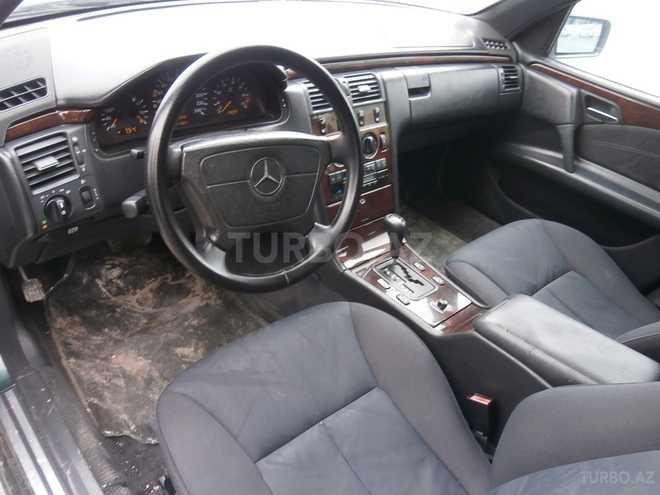 Mercedes E 230 1996, 240,000 km - 2.3 l - Bakı