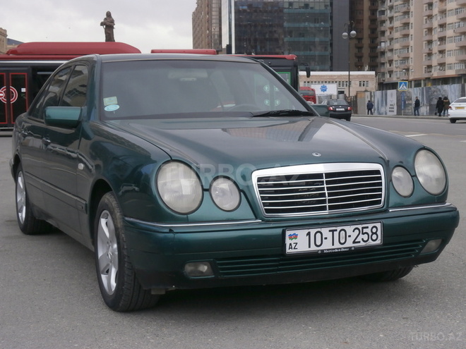Mercedes E 230 1996, 240,000 km - 2.3 l - Bakı