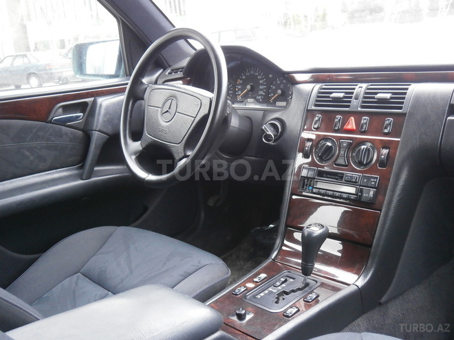 Mercedes E 230 1996, 240,000 km - 2.3 l - Bakı