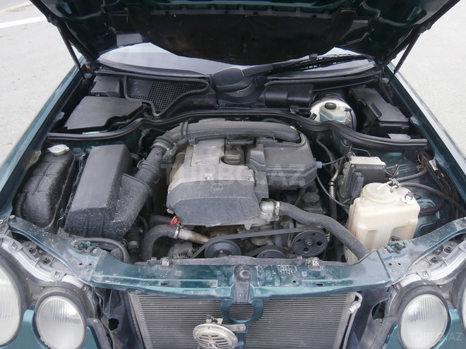 Mercedes E 230 1996, 240,000 km - 2.3 l - Bakı
