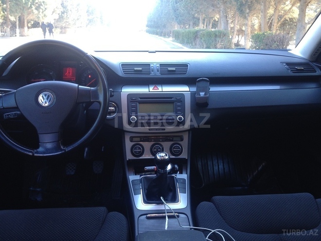 Volkswagen Passat 2006, 238,200 km - 2.0 л - Bakı