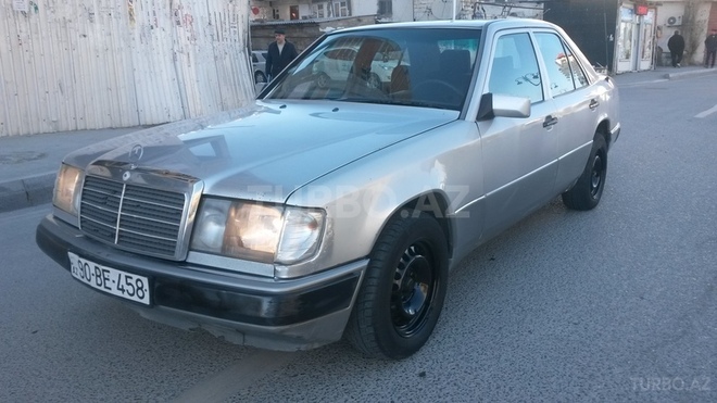 Mercedes E 200 1993, 240,000 km - 2.0 л - Bakı