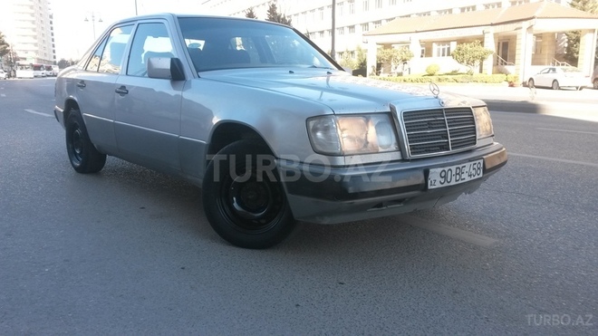 Mercedes E 200 1993, 240,000 km - 2.0 л - Bakı