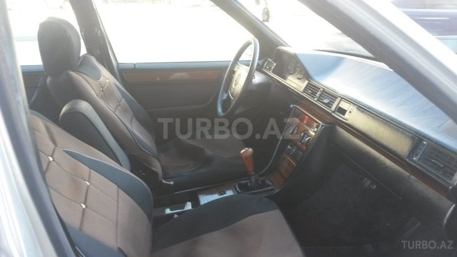 Mercedes E 200 1993, 240,000 km - 2.0 л - Bakı