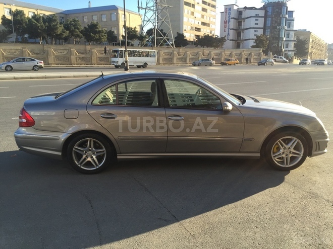 Mercedes E 240 2003, 239,000 km - 2.6 l - Bakı