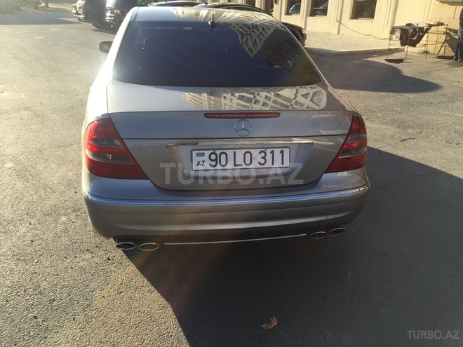 Mercedes E 240 2003, 239,000 km - 2.6 l - Bakı