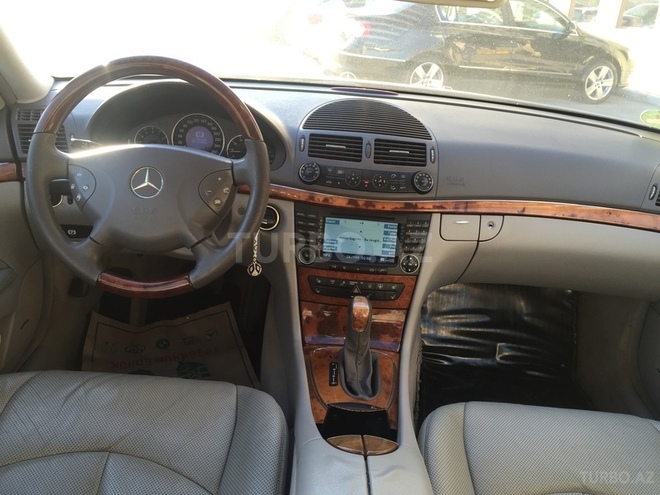 Mercedes E 240 2003, 239,000 km - 2.6 l - Bakı