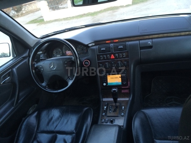 Mercedes E 320 2000, 257,313 km - 3.2 l - Bakı