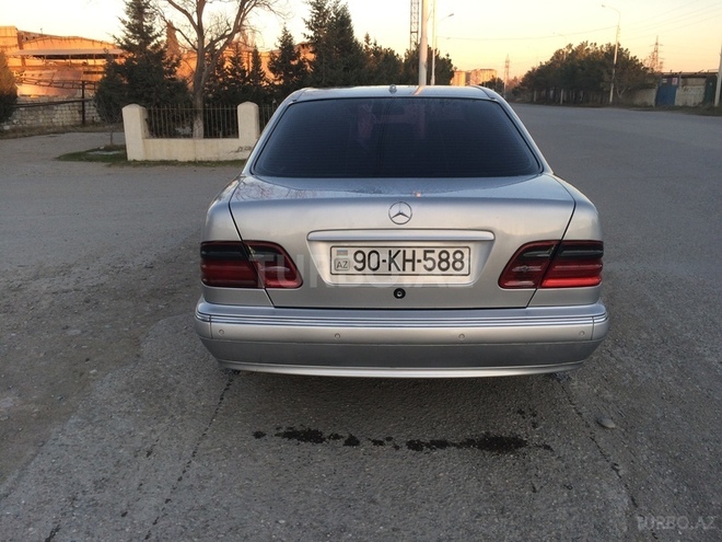 Mercedes E 320 2000, 257,313 km - 3.2 l - Bakı