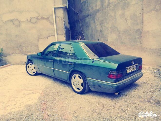 Mercedes E 300 1995, 367,000 km - 0.3 l - Bakı