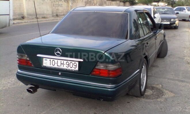 Mercedes E 300 1995, 367,000 km - 0.3 l - Bakı