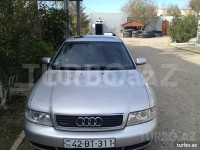Audi A4 1999, 275,000 km - 0.2 l - Ucar