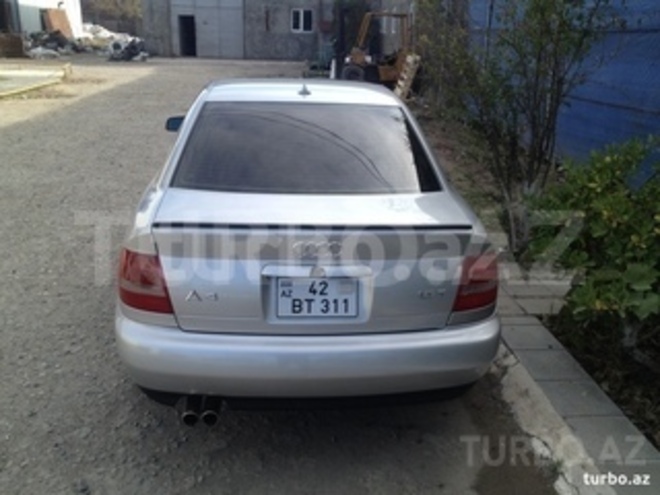Audi A4 1999, 275,000 km - 0.2 l - Ucar