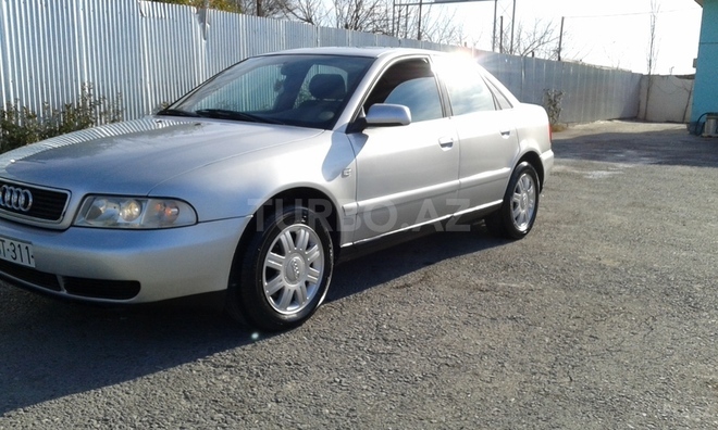 Audi A4 1999, 275,000 km - 0.2 l - Ucar