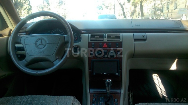 Mercedes E 240 1998, 380,000 km - 2.4 l - Siyəzən