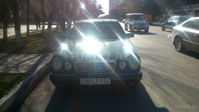 Mercedes E 240 1998, 380,000 km - 2.4 l - Siyəzən