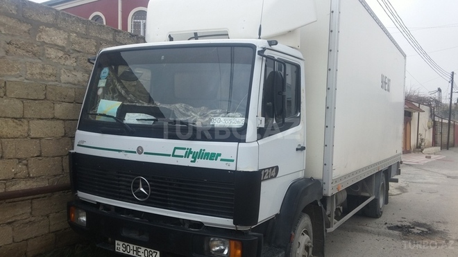 Mercedes  1996, 230,000 km - 4.3 l - Bakı