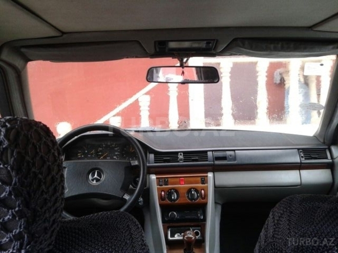 Mercedes E 200 1990, 820,000 km - 2.0 l - Bakı
