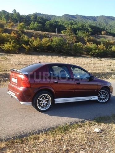 Opel Astra 1998, 202,450 km - 1.6 l - Qusar