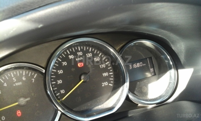 Renault Logan 2015, 31,500 km - 1.6 l - Bakı