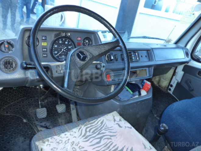 Mercedes 308 D 1993, 333,000 km - 2.3 l - Bakı