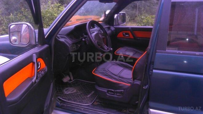 Mitsubishi Pajero 1992, 250,000 km - 2.5 l - Astara