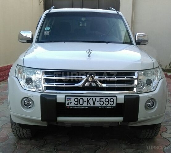 Mitsubishi Pajero 2010, 88,600 km - 3.5 л - Bakı