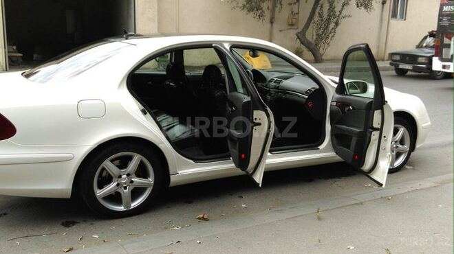 Mercedes E 220 2002, 2,145 km - 2.2 l - Bakı