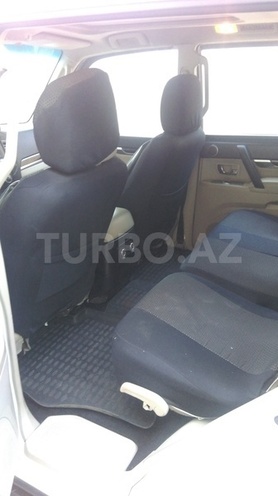 Mitsubishi Pajero 2010, 88,600 km - 3.5 л - Bakı