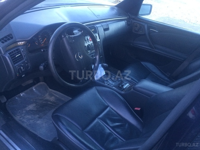 Mercedes E 320 1996, 280,000 km - 3.2 л - Bakı