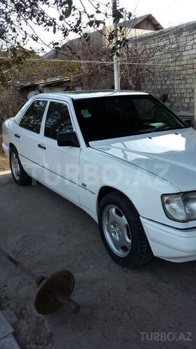 Mercedes E 220 1995, 399,999 km - 2.2 l - Gəncə