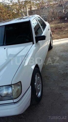 Mercedes E 220 1995, 399,999 km - 2.2 l - Gəncə